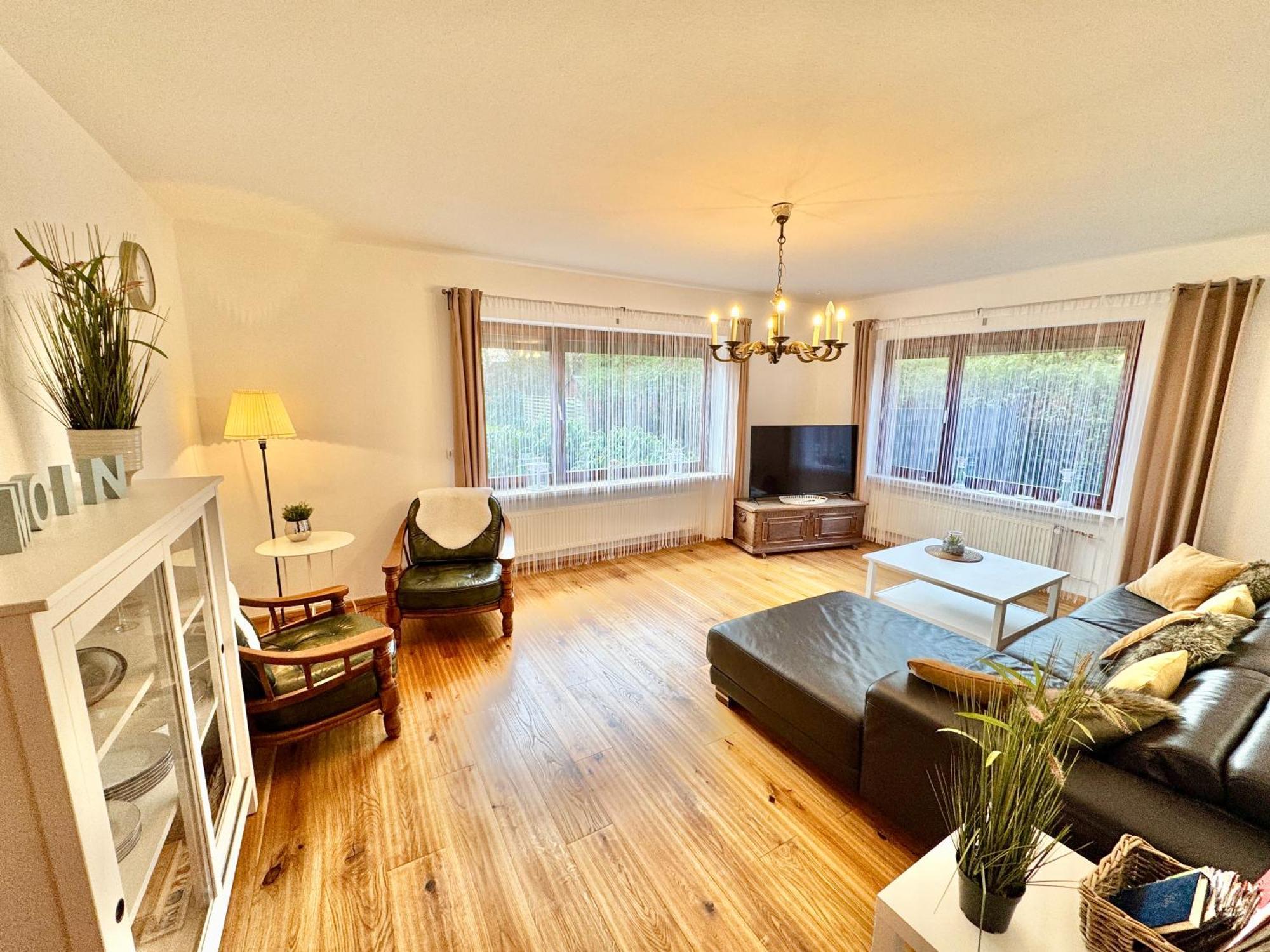 Ferienwohnung Im Erdgeschoss Mit Eingezaeunten Garten Und Terrasse Aurich Buitenkant foto